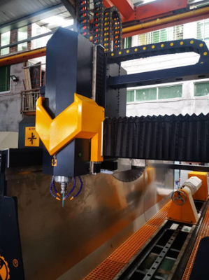 Alta precisione a 4 assi macchina di incisione a colonne CNC 7,5 kW
