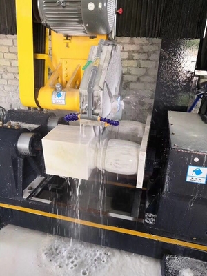 Versatile due Pcs Baluster Cutting Machine per varie applicazioni