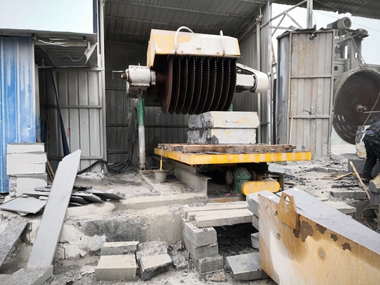 Materiale metallico quattro pezzi macchina di taglio baluster alimentazione a corrente alternata