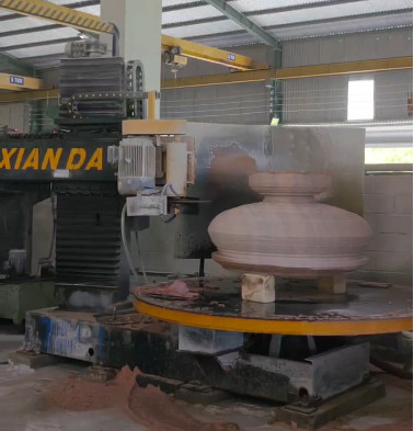 Macchina di profilazione per colonne metalliche di precisione con potenza di 12,5 kW / velocità basso livello di rumore