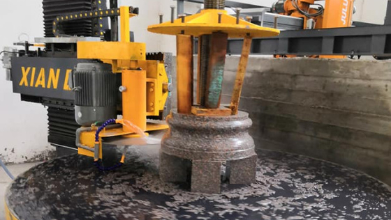 Macchina di profilazione per colonne metalliche di precisione con potenza di 12,5 kW / velocità basso livello di rumore