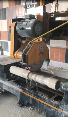 Macchina di taglio CNC a due PC con struttura semplice e pratica