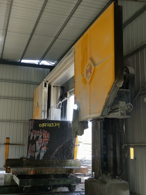 Macchina per il taglio di seghe di filo di diamanti per il rivestimento di blocchi
