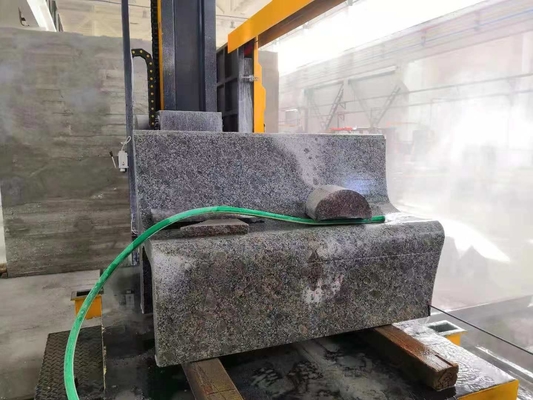 5 assi CNC Precision Diamond Wire Saw Machine per esigenze di taglio 3D accurate