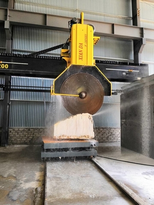Macchine per il taglio di blocchi di granito e marmo