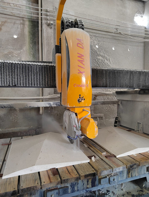 Xianda Brand Italian System 5 Axis CNC Bridge Saw Automatic Marmo Granito Quarzo Slab Fresatura Macchinari Cucina Lavabo Controllore Fabbrica Macchina di Taglio di Pietra Prezzo di Fabbrica