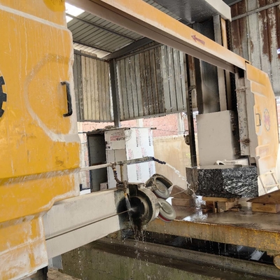 Macchine per il taglio di pietra a 4 assi, fatte velocemente e facilmente con il CNC