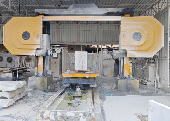 Macchine per la segatura di pietra a filo singolo di diamanti CNC per forme speciali