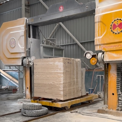 Potente segatrice CNC per taglio preciso e rapido