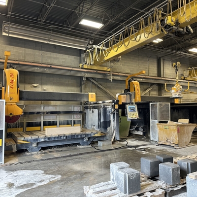 Macchina automatica di taglio a seghe da ponte con potenza di 18,5 kW e peso lordo di 8000 kg