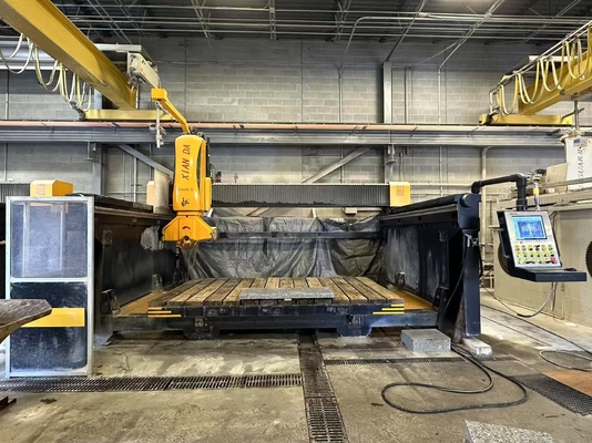 Macchina di taglio a ponte CNC multifunzionale a 5 assi per la lavorazione della pietra