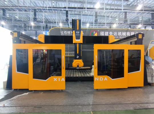 5 assi CNC Router con 20 kW BT40 Spindle True 5 assi di controllo simultaneo e tavolo ibrido per il taglio di pietra di precisione