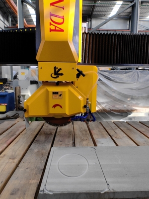 4 assi CNC Bridge Saw Cutter Machine per il taglio fresatura per la perforazione di lavorazione di pietra granito marmo quarzo cucina bancone piastrelle piastrelle lavandino ritagliato
