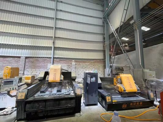 Macchina di taglio CNC lineare a 3 assi con potenza 220V 15kw motore principale e potenza lorda 21,5kw per ringhiera di granito