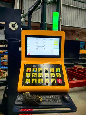 Tagliatrice a ponte CNC professionale a 5 assi con piano di lavoro 3400x2000mm e rotazione testa 0°-360° per taglio di precisione della pietra