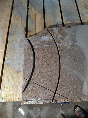 Macchina per il taglio di seghe a ponte CNC a 5 assi con tavolo da lavoro da 3400x2000 mm e rotazione della testa da 0°-360° per granito e marmo