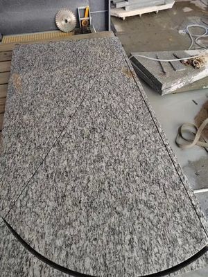 Macchina per il taglio di seghe a ponte CNC a 5 assi con tavolo da lavoro da 3400x2000 mm e rotazione della testa da 0°-360° per granito e marmo