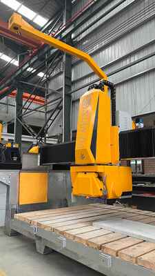 Macchina da taglio per pietra a ponte intelligente a 4 assi con lama da 600 mm Sistema CNC di fascia alta per la lavorazione di lastre di granito e marmo
