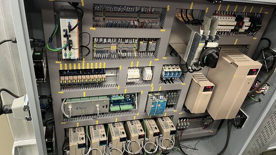 Taglio Pietra a Ponte 5 Assi Sistema Italiano DDX Lama 900mm con Porta Scorrevole Protettiva Opzionale