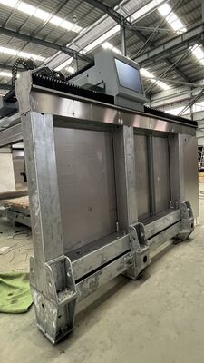 Taglio Pietra a Ponte 5 Assi Sistema Italiano DDX Lama 900mm con Porta Scorrevole Protettiva Opzionale