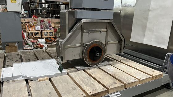 Tagliatore di pietra a ponte a 5 assi con sistema DDX italiano lame da sega 900 mm e precisione di taglio ± 0,1 mm