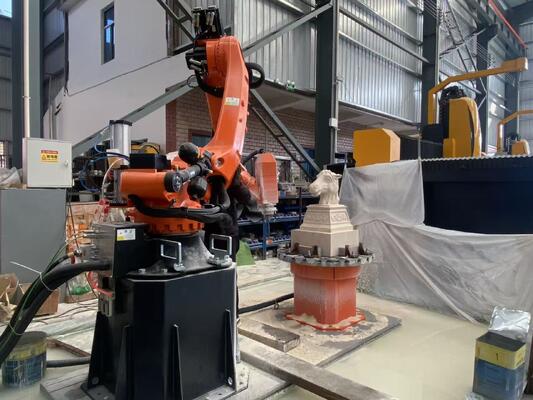 Macchina per il taglio della pietra robotizzata CNC a 6 assi con controllo interpolato e mandrino BT40 per intaglio su larga scala fino a 3100 mm