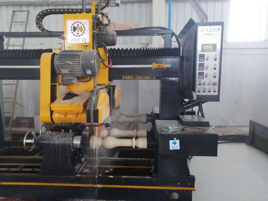 Tagliatrice per colonnine ad alta efficienza da 4 pezzi con diametro di lavorazione massimo di 500 mm e controllo PLC/CNC per la lavorazione della pietra di precisione