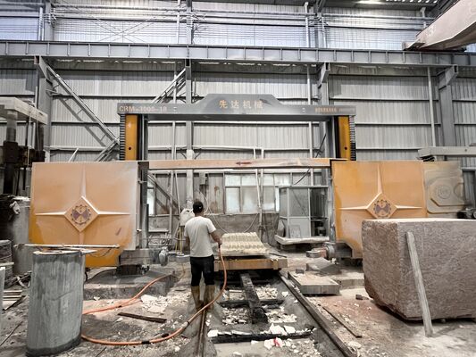 Macchina per la divisione di blocchi CNC a 4 assi ad alta efficienza con dimensioni massime di lavorazione di 3000 mm per il taglio della pietra