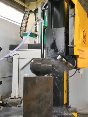 Macchina per filo diamantato CNC a 5 assi per forme 3D di marmo e granito