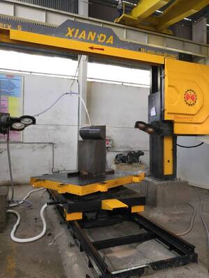 Macchina per filo diamantato CNC a 5 assi per forme 3D di marmo e granito