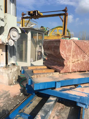 Macchina per il taglio di filo diamantato CNC a 5 assi per il taglio di granito e marmo con dimensioni di lavorazione 2600 × 3000 × 1500 mm