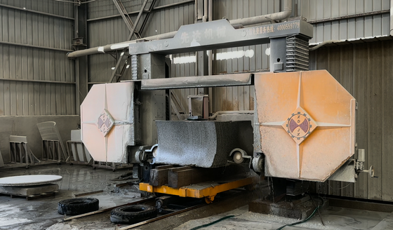 DTWS-2000SA Macchina per segatrice a filo diamantato CNC con alta precisione di taglio e rotazione a 360° per la profilatura della pietra
