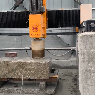 Macchina per segatrice a filo diamantato CNC verticale con rotazione asse A a 360° e motore principale a magneti permanenti per profilatura di pietre da 2300 mm