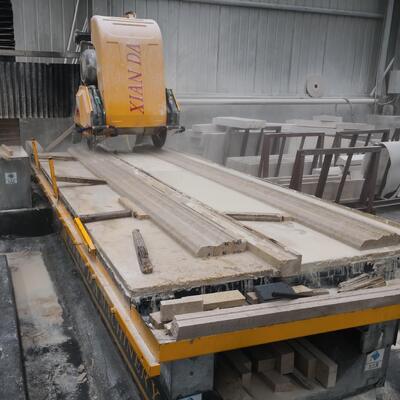 CNFX‐1300/1400 Macchina per profilazione lineare CNC