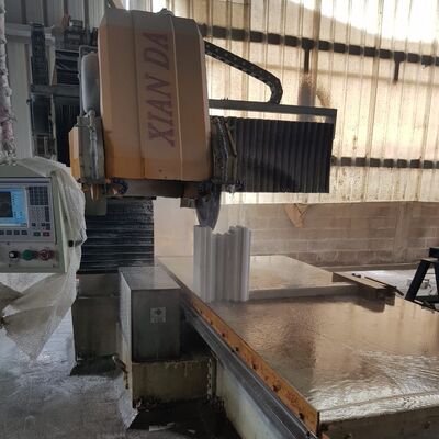 CNFX‐1300/1400 Macchina per profilazione lineare CNC