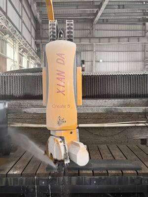5 assi CNC Bridge Saw Cutting Machine con rotazione a 360° della lama per la lavorazione della pietra 3200x2000mm