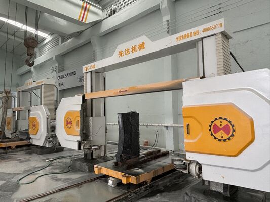 Macchina CNC per seghe a filo di diamante con tavolo rotante a 360° e mandrino da 15 kW per un'elevata precisione di taglio
