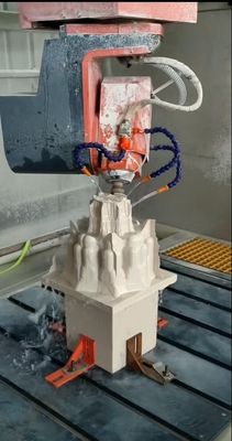 Macchina di incisione CNC a 5 assi in pietra con fusione pesante da 7,5 kW e tavolo di lavorazione da 3000×1300 mm per incisione 3D omnidirezionale
