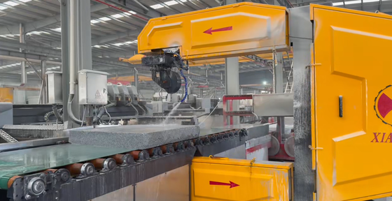 Macchina per taglio a filo diamantato CNC verticale con rotazione completa asse A 0-360°, motore principale a magneti permanenti e alta velocità del filo regolabile 20-40m/s