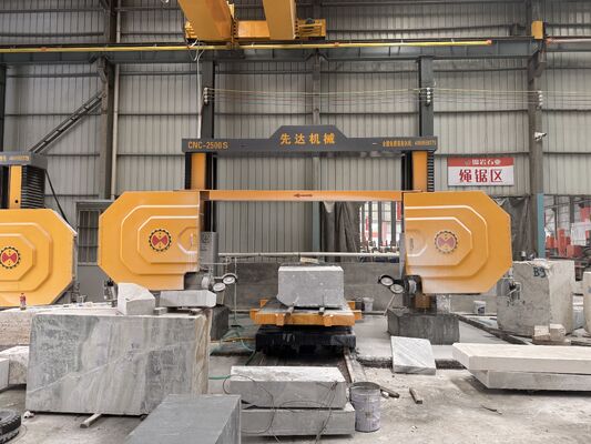Macchina CNC per segatura a filo di diamante con mandrino da 11 kW e riduttore e servomotore ad alta precisione per il taglio di pietra da 2500*3000*1500mm
