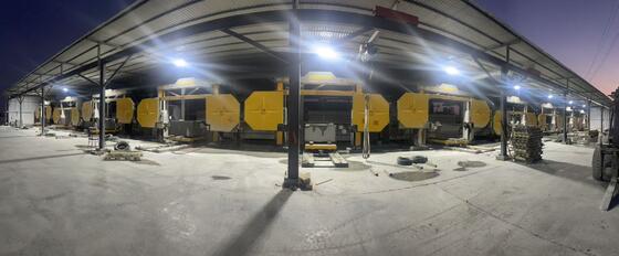 Macchina CNC per segatura a filo di diamante con mandrino da 11 kW e riduttore e servomotore ad alta precisione per il taglio di pietra da 2500*3000*1500mm
