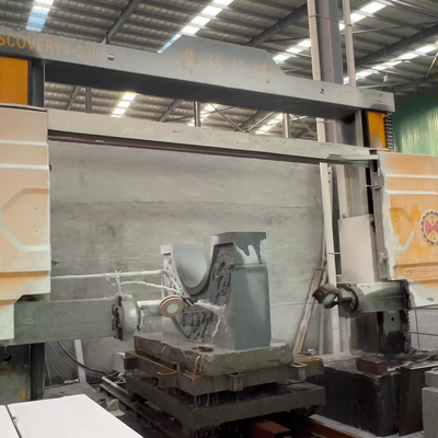 Segatrice a filo diamantato CNC a 4 assi Discovery-4 con motore a magneti permanenti da 15 kW per il taglio della pietra 2000*2300*1500 mm