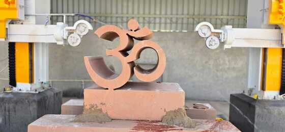 Discovery‐4 4 assi CNC seghe a filo di diamante, motore a magnete permanente da 15 kW, tavolo di lavoro servo rotante per taglio di lastre di pietra, colonne e tombe