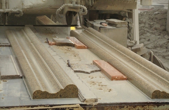 Tagliatrice lineare di asse di CNC 3 per l'elaborazione dell'inferriata quadrata