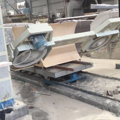 Tagliatrice circolare del bordo della pietra della lastra di CNC per l'elaborazione della colonna vuota